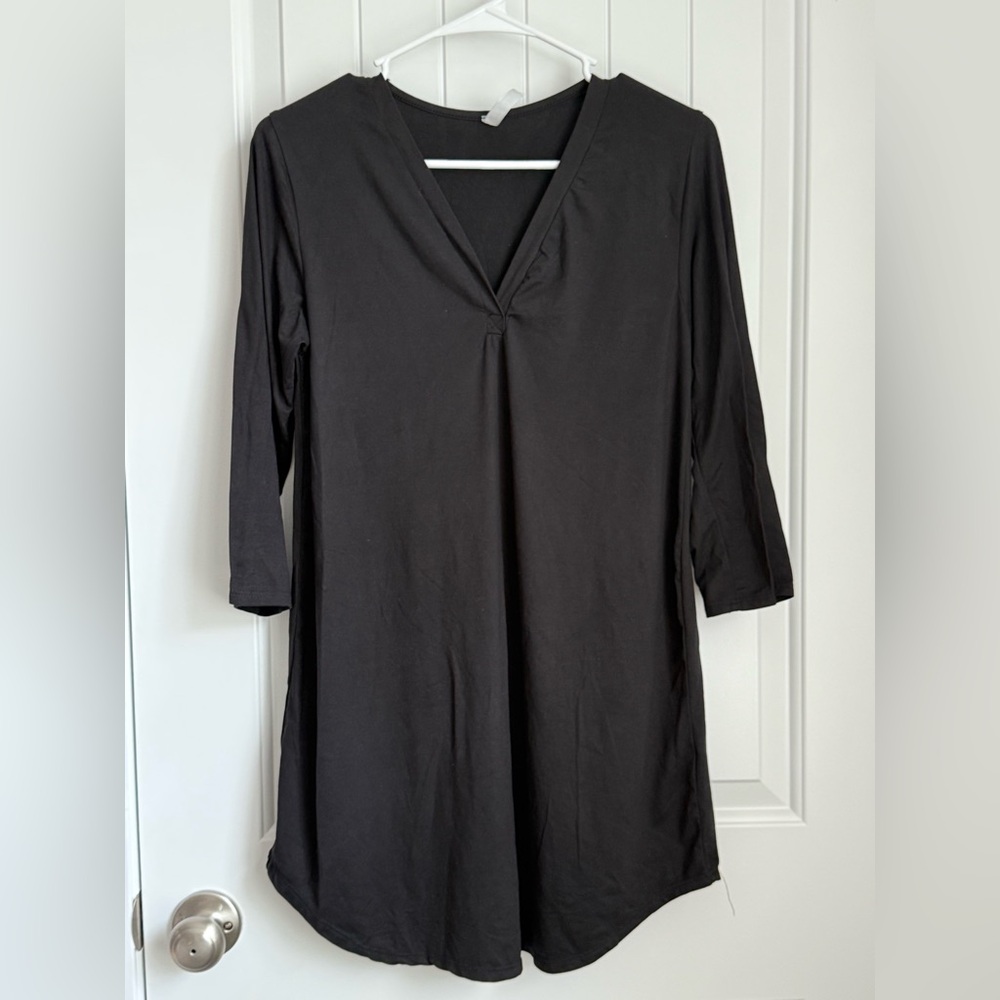 Magic Fit Classic Black V-Neck Tunic